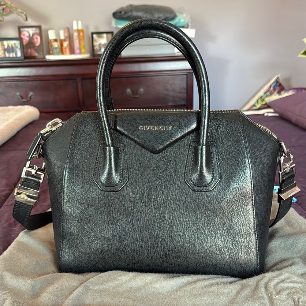 Givenchy Antigona Small